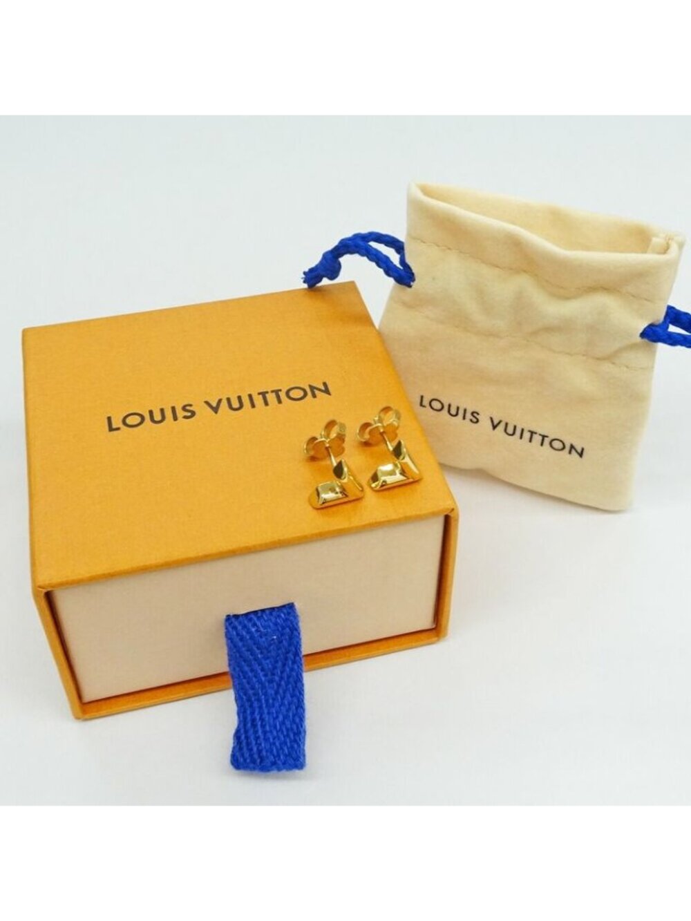 Louis Vuitton Earrings Essential V Metal GP Gold GD Accessories - Picture 10 of 10